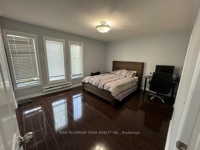 110 Heathcliffe Square photo 10