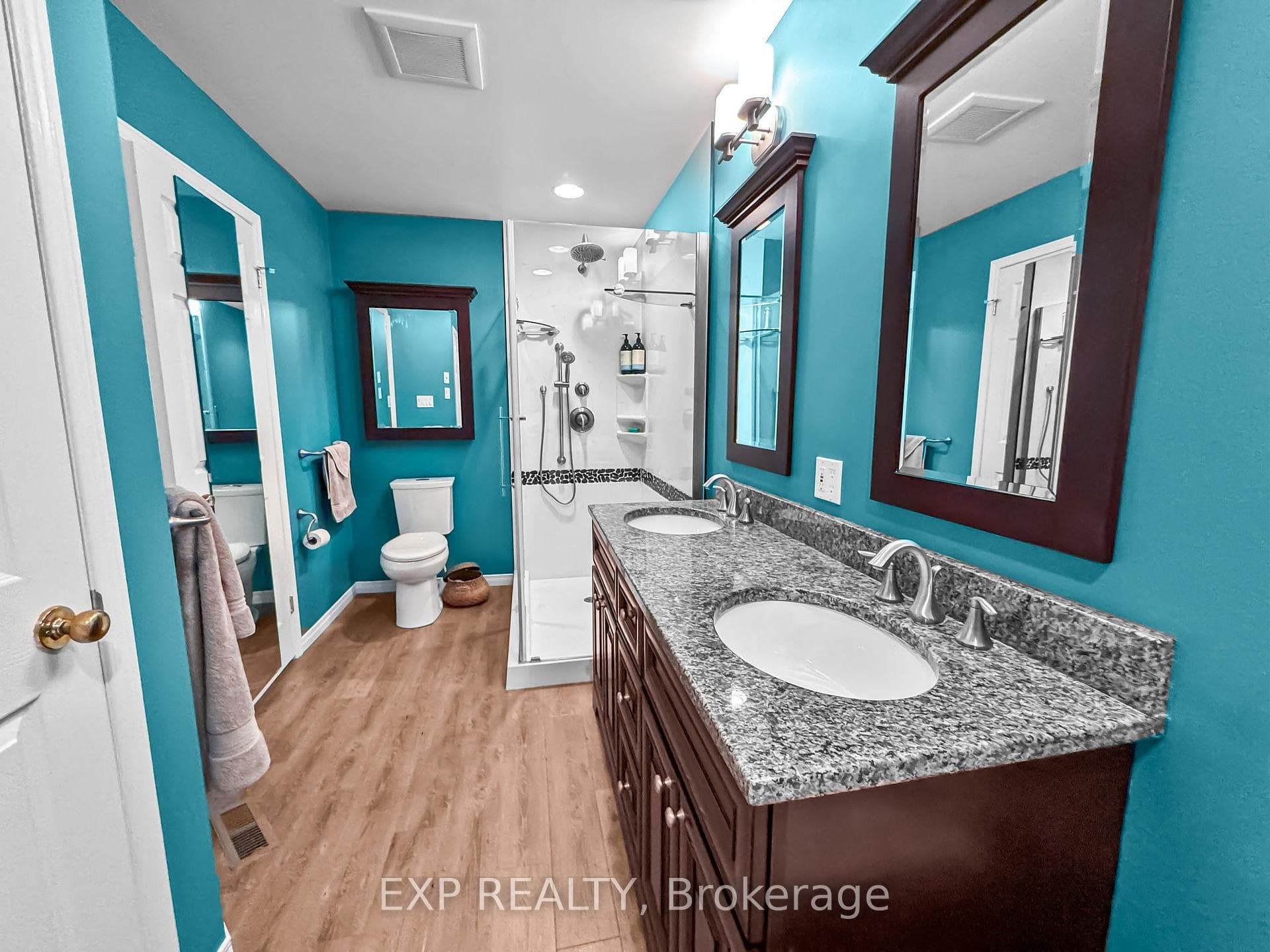 Cheater Ensuite