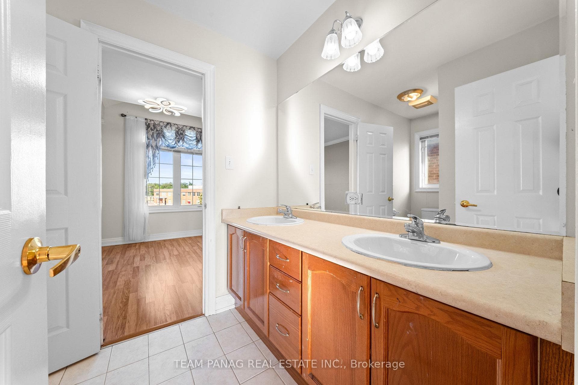 52 Mount Royal Circle photo 34
