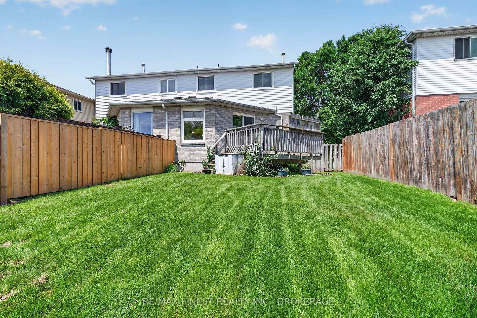 25 Rose Abbey Drive photo 28