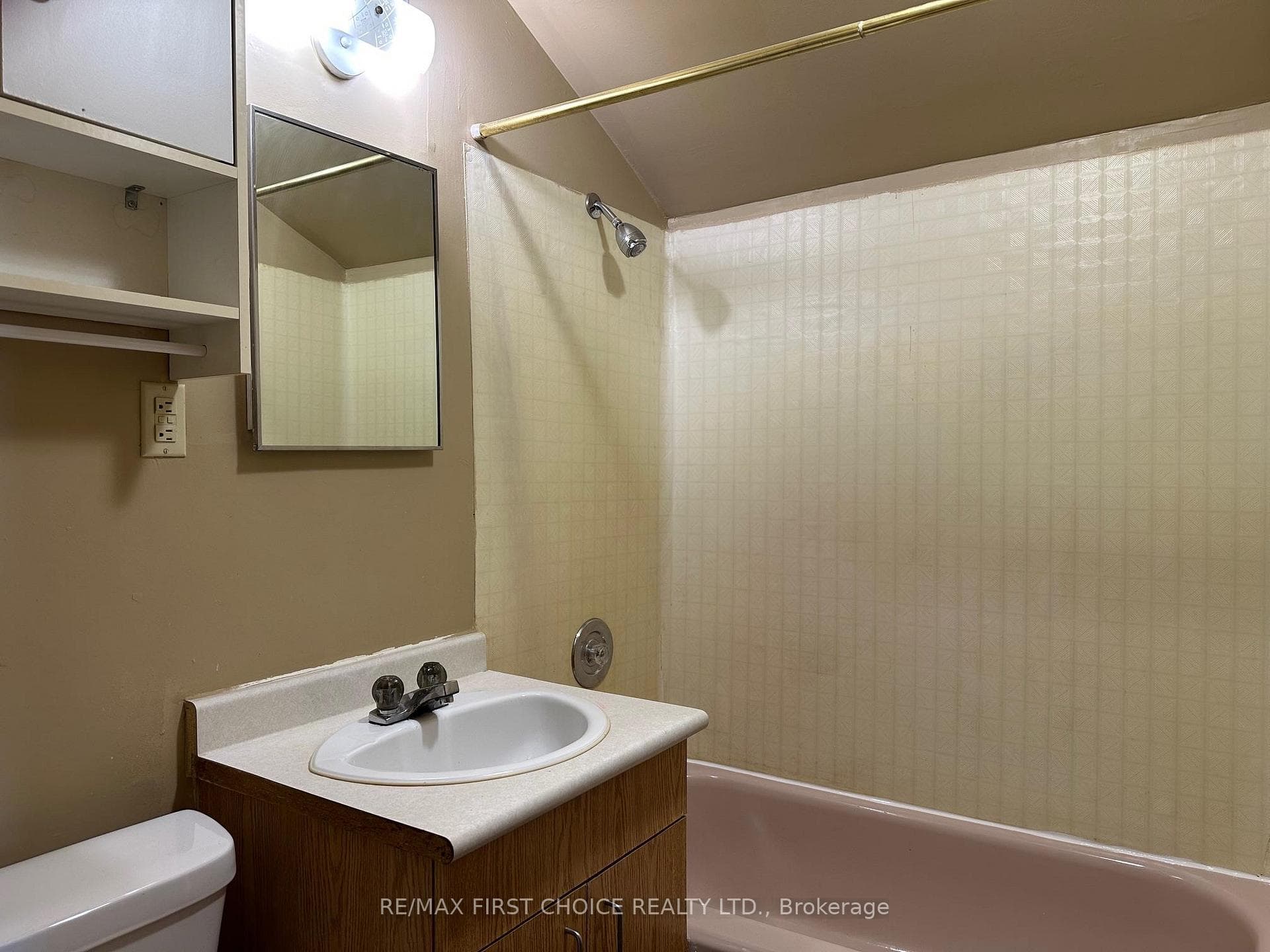 723 Brodie Street photo 14