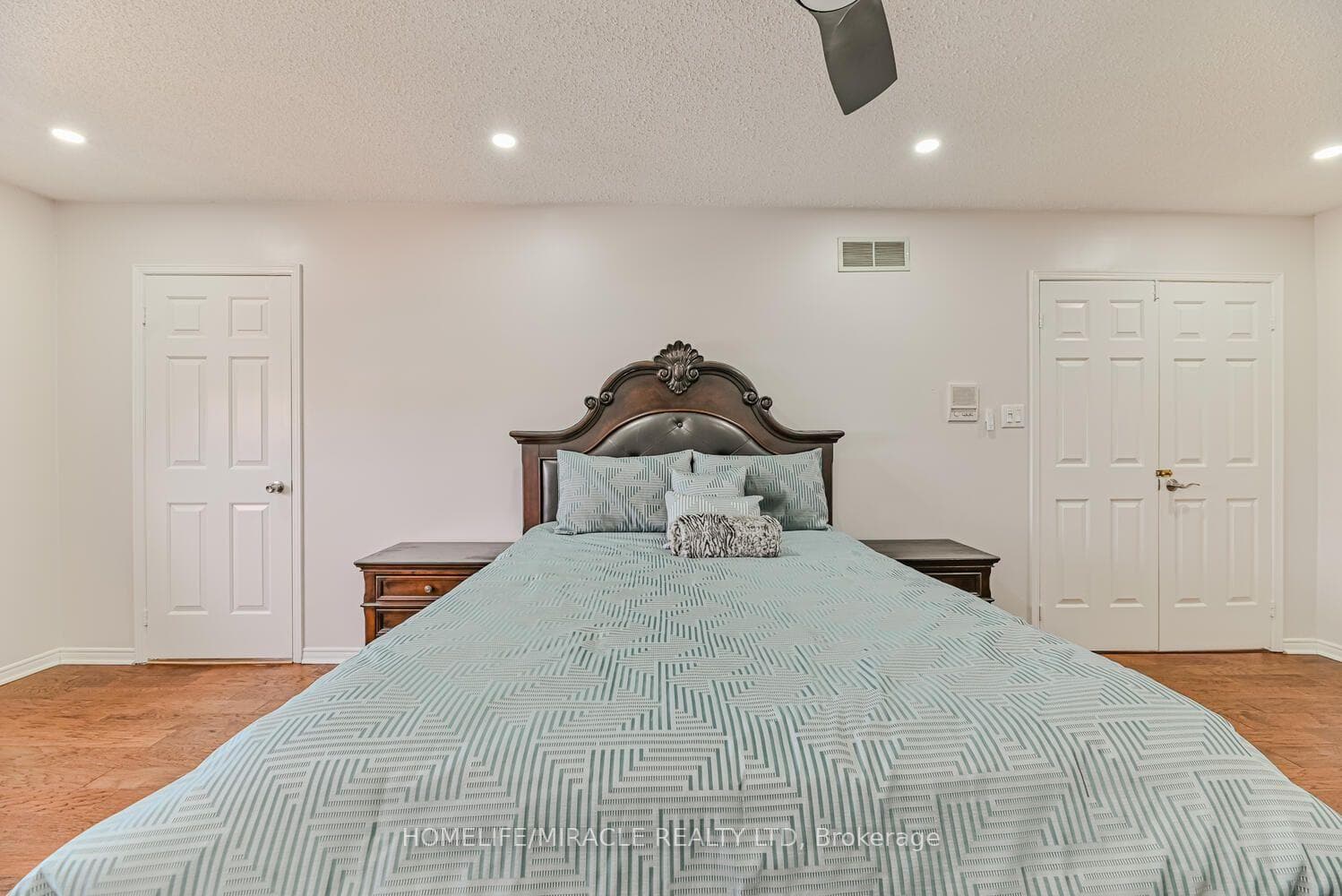 32 Plover Place photo 21