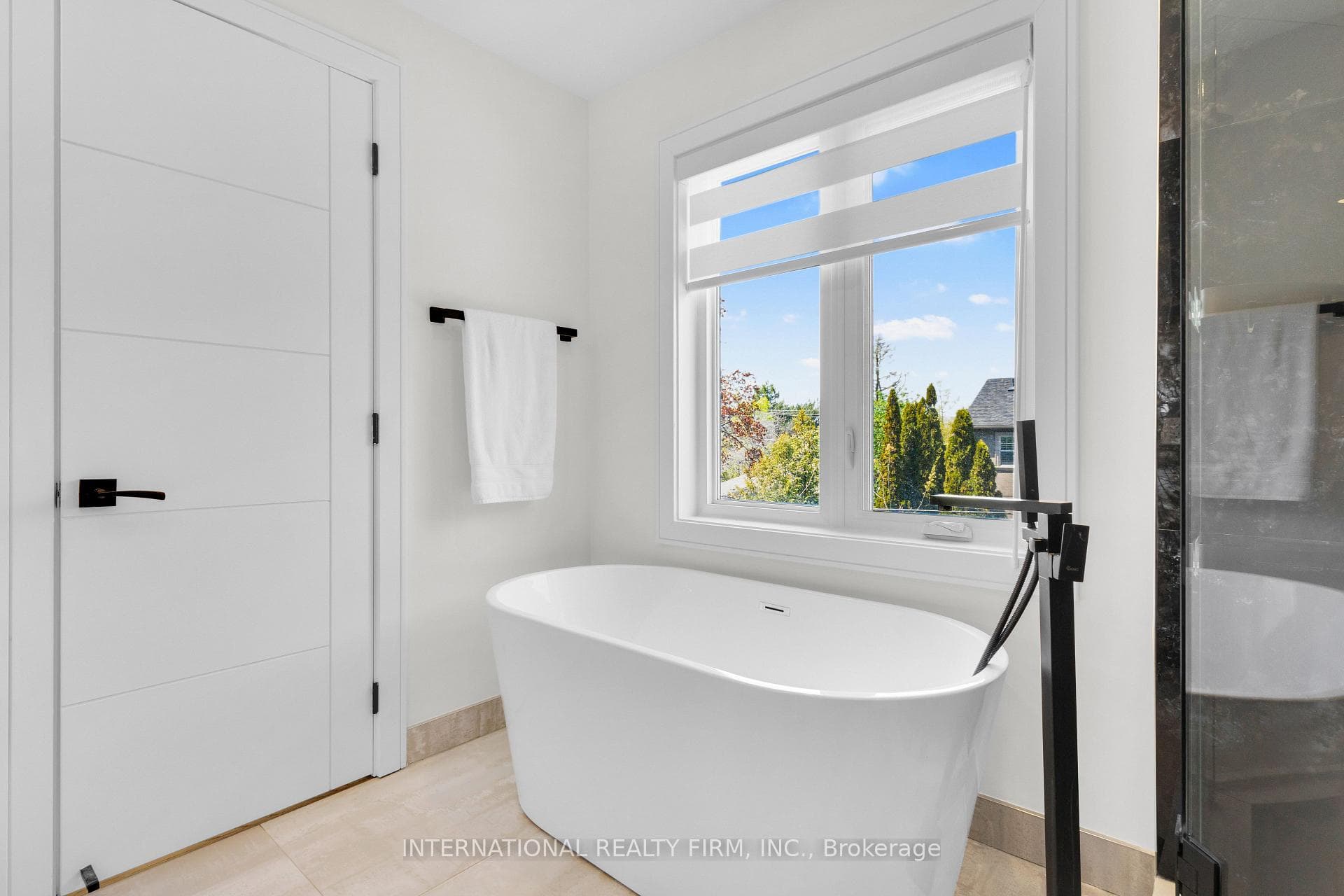 46 Sunnypoint Crescent photo 24