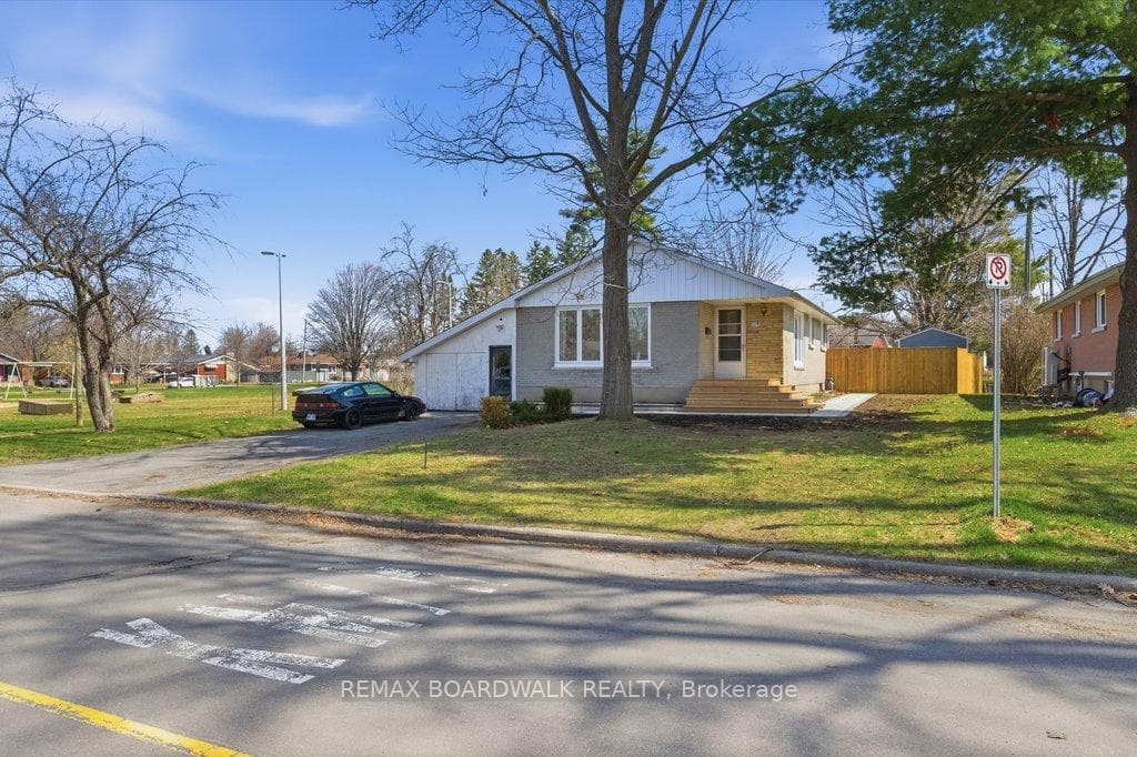1279 Adirondack Drive photo 2