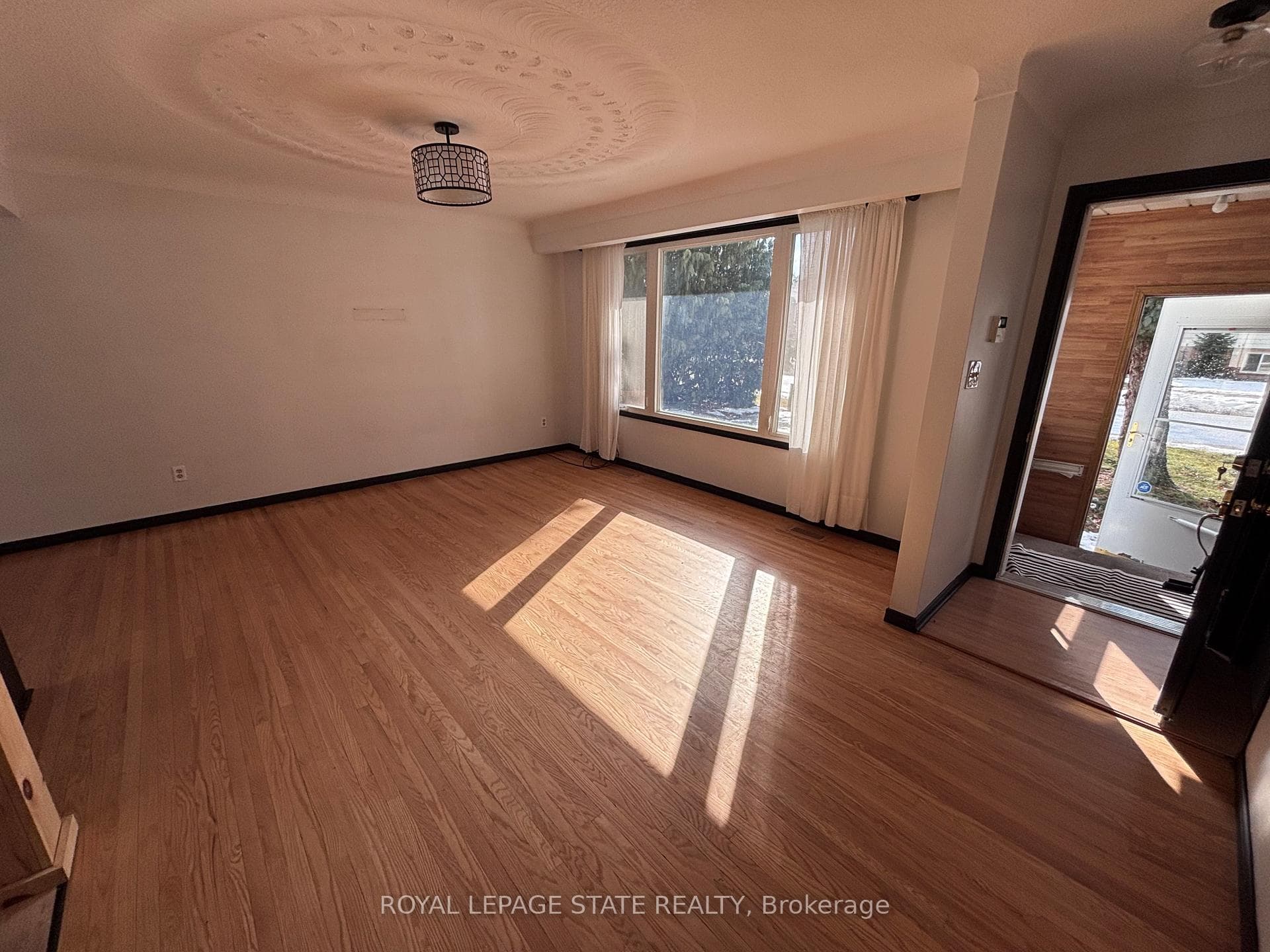 5030 Hartwood Avenue photo 10