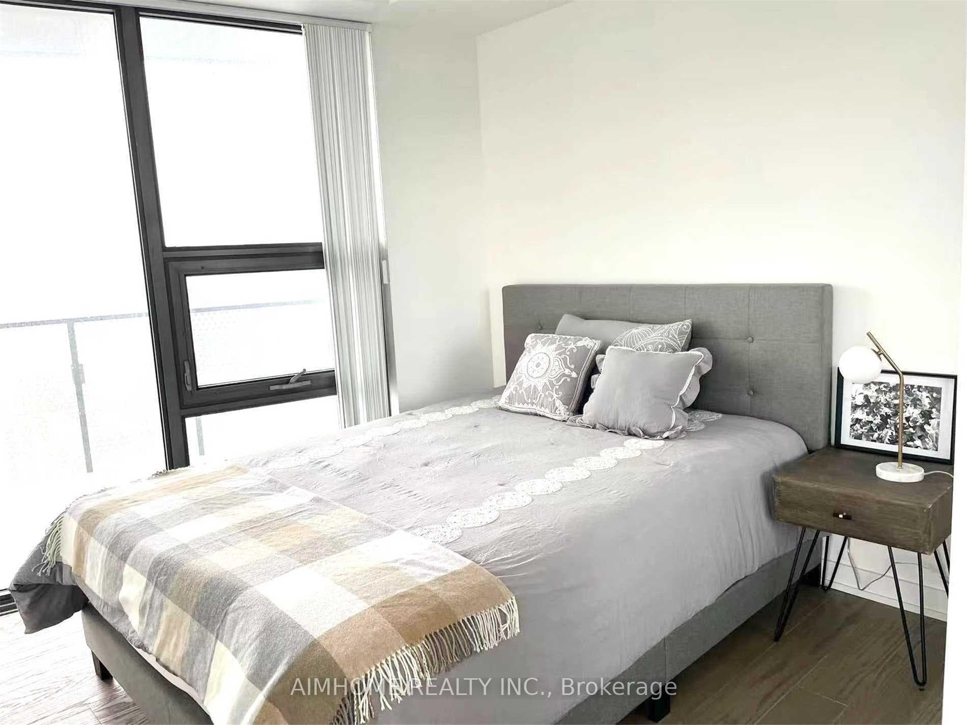11 Wellesley Street Unit 4011 photo 6