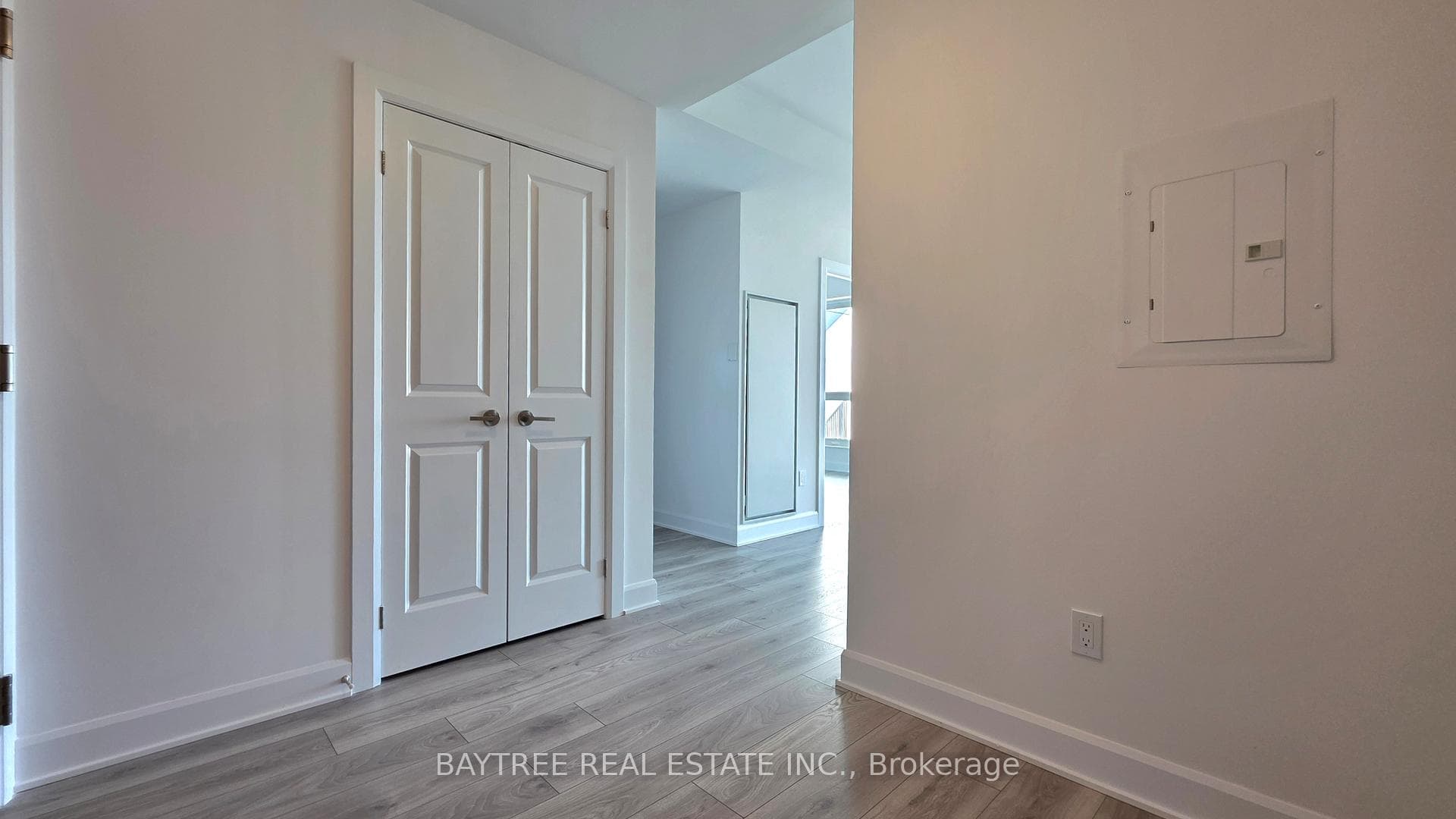 3240 William Coltson Avenue Unit 323 photo 9