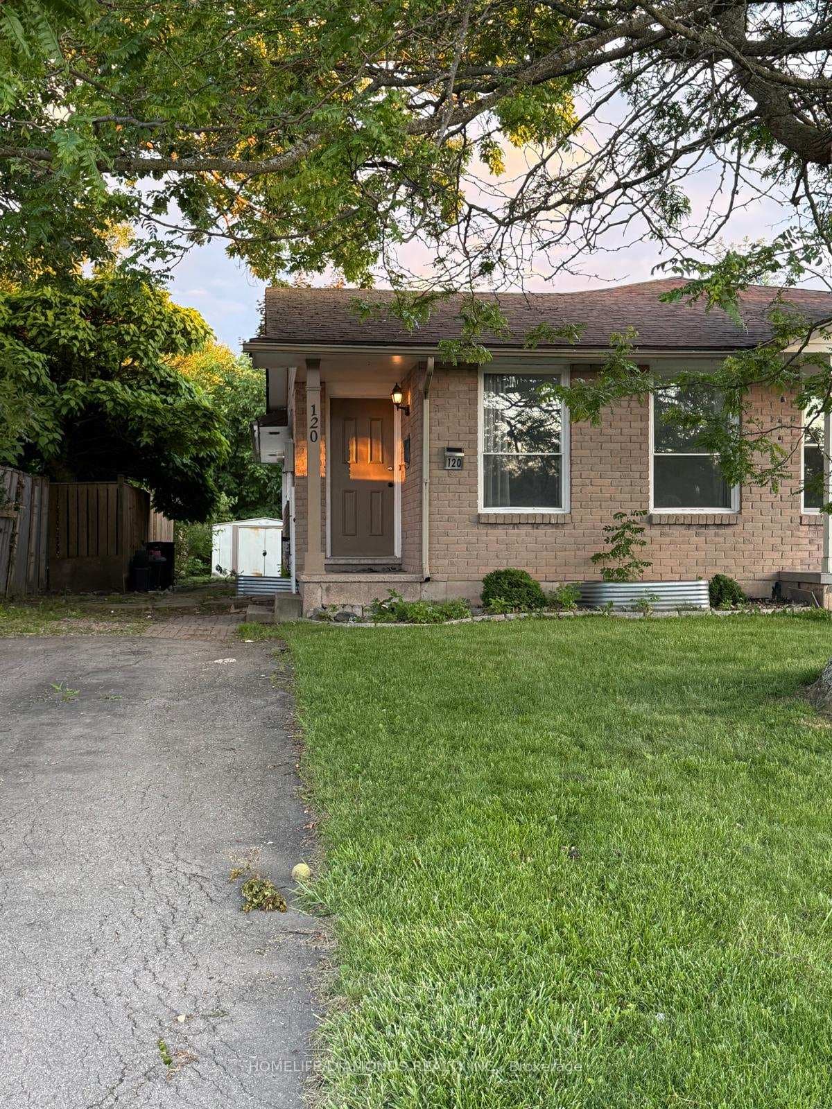 120 NORTHGATE Drive photo 1