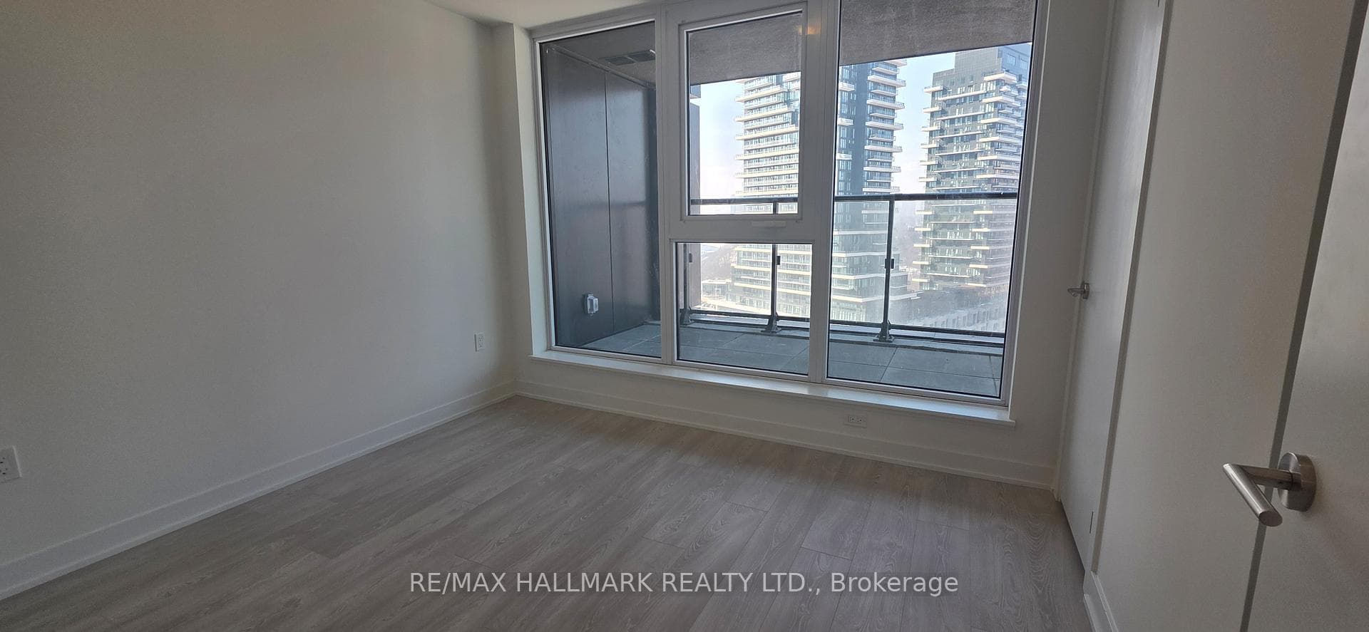 1 Quarrington Lane Unit 1417 photo 3