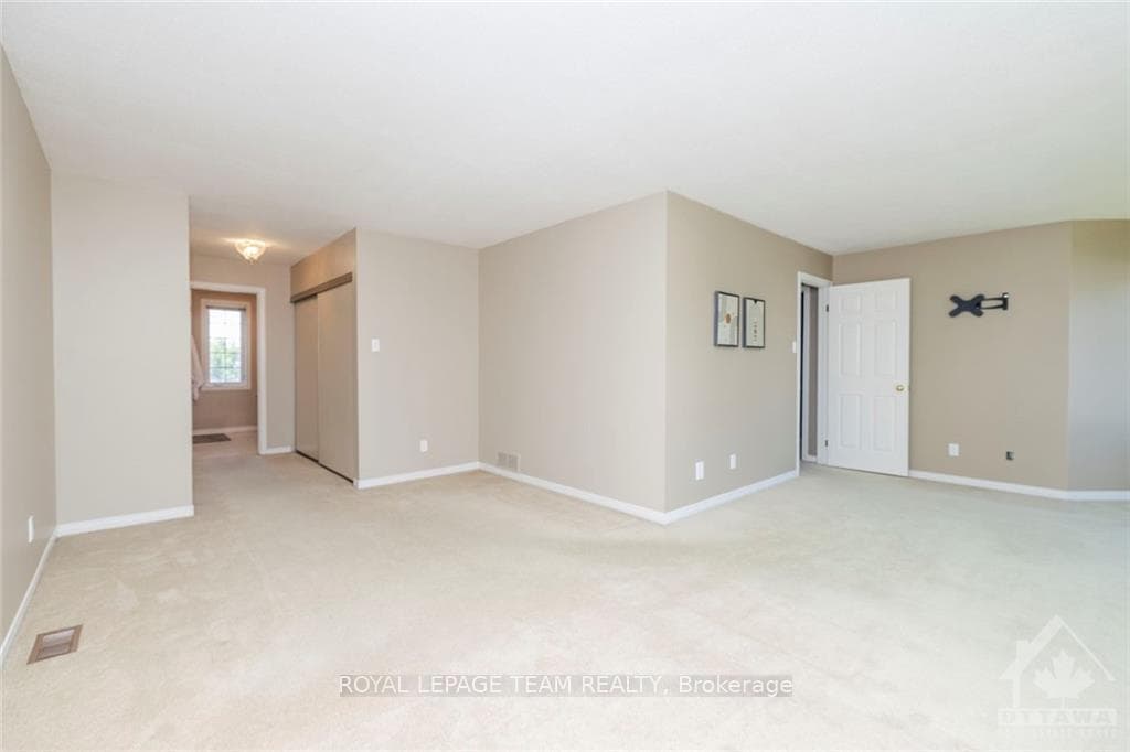 1725 CARA Crescent photo 21