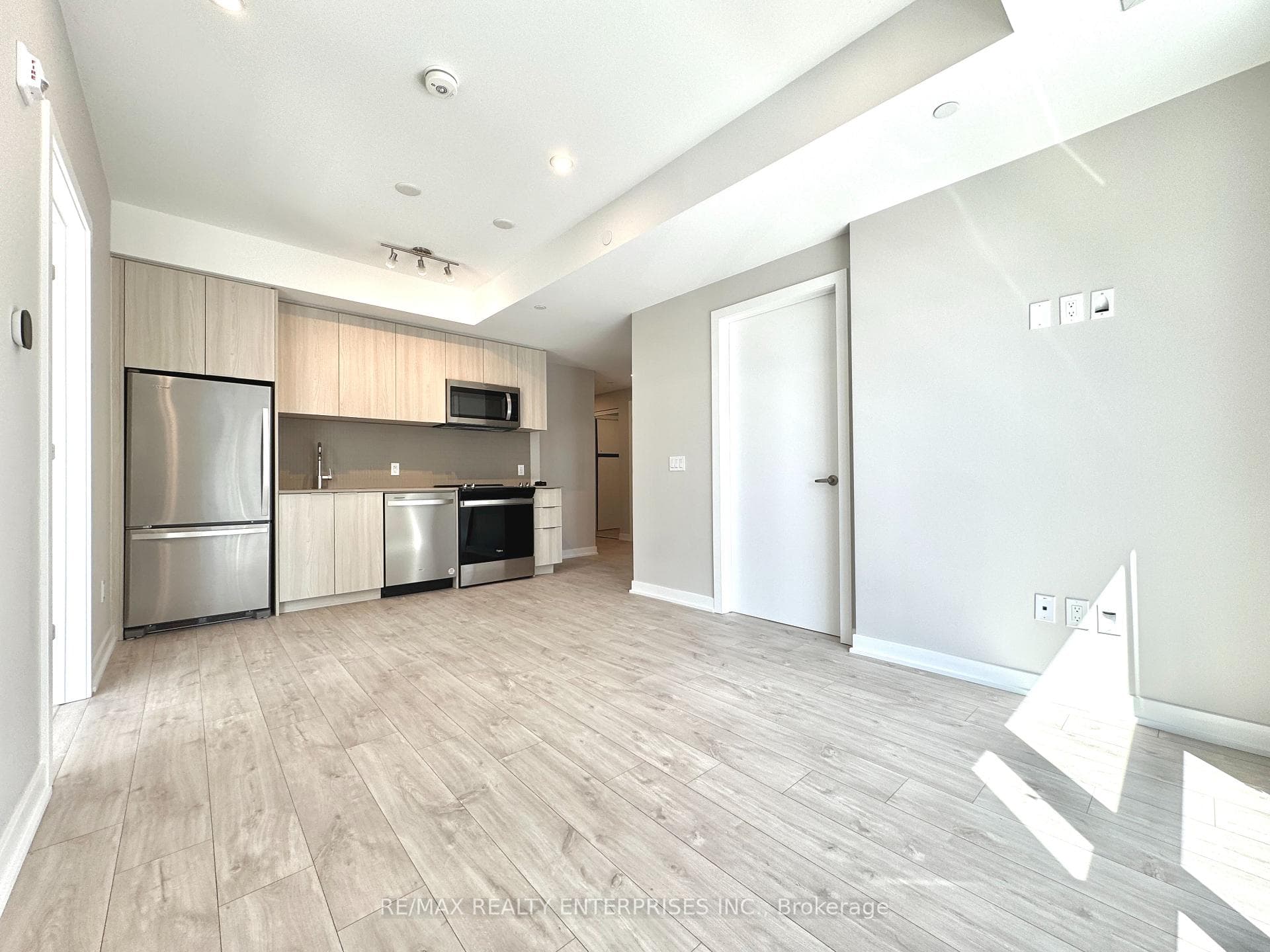 770 Whitlock Avenue Unit 315 photo 8