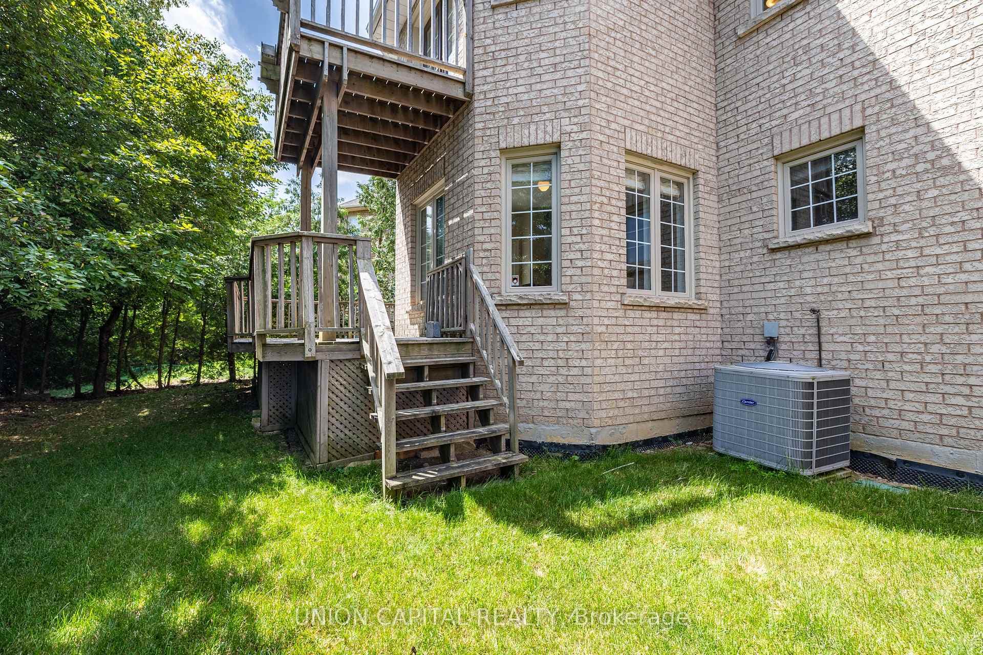 75 Langtry Place photo 47