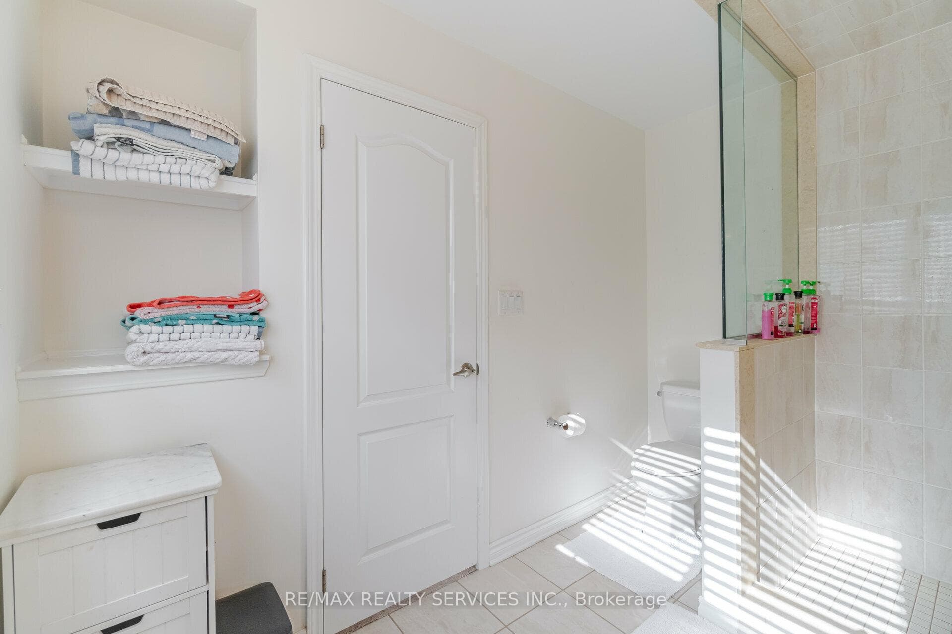 82 Phyllis Drive photo 25
