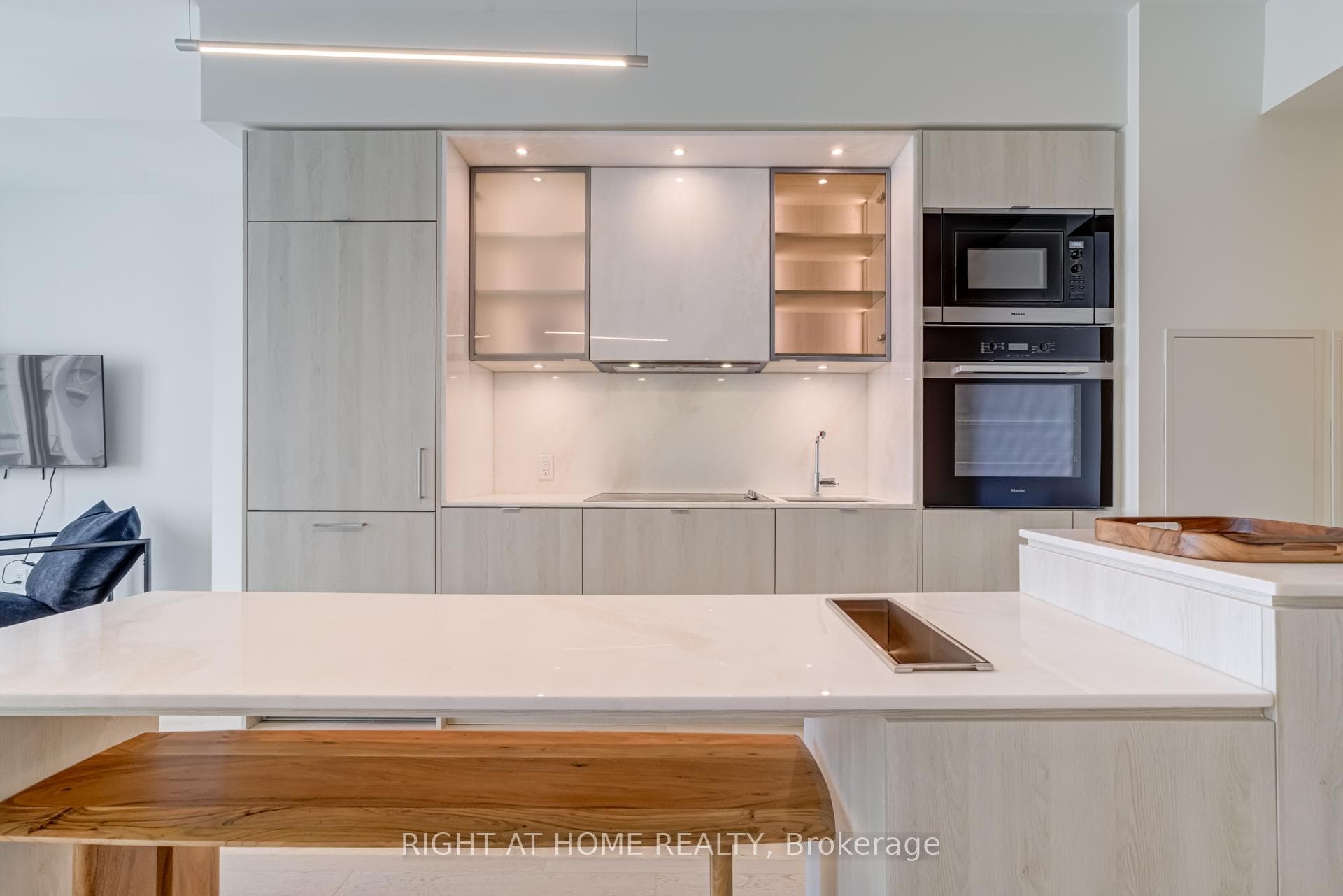 11 Yorkville Avenue Unit 2906 photo 8