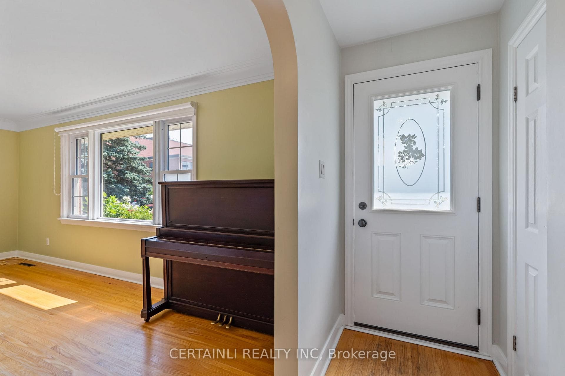 15 Hepburn Avenue photo 4