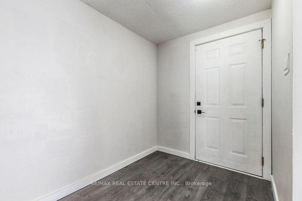 36 Carter Crescent photo 5