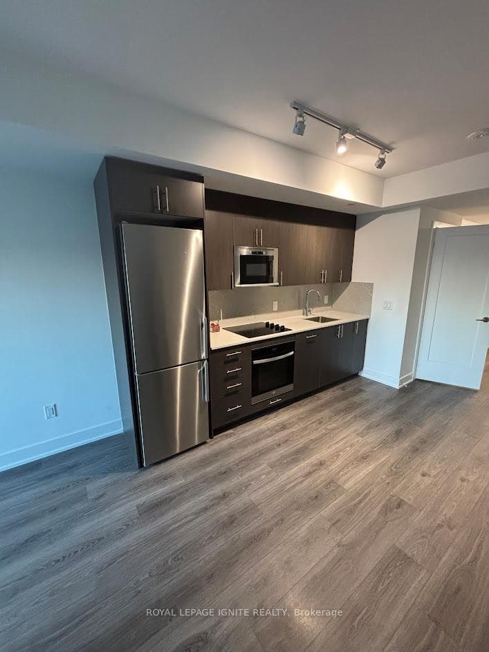 2545 Simcoe Street Unit 512 photo 18