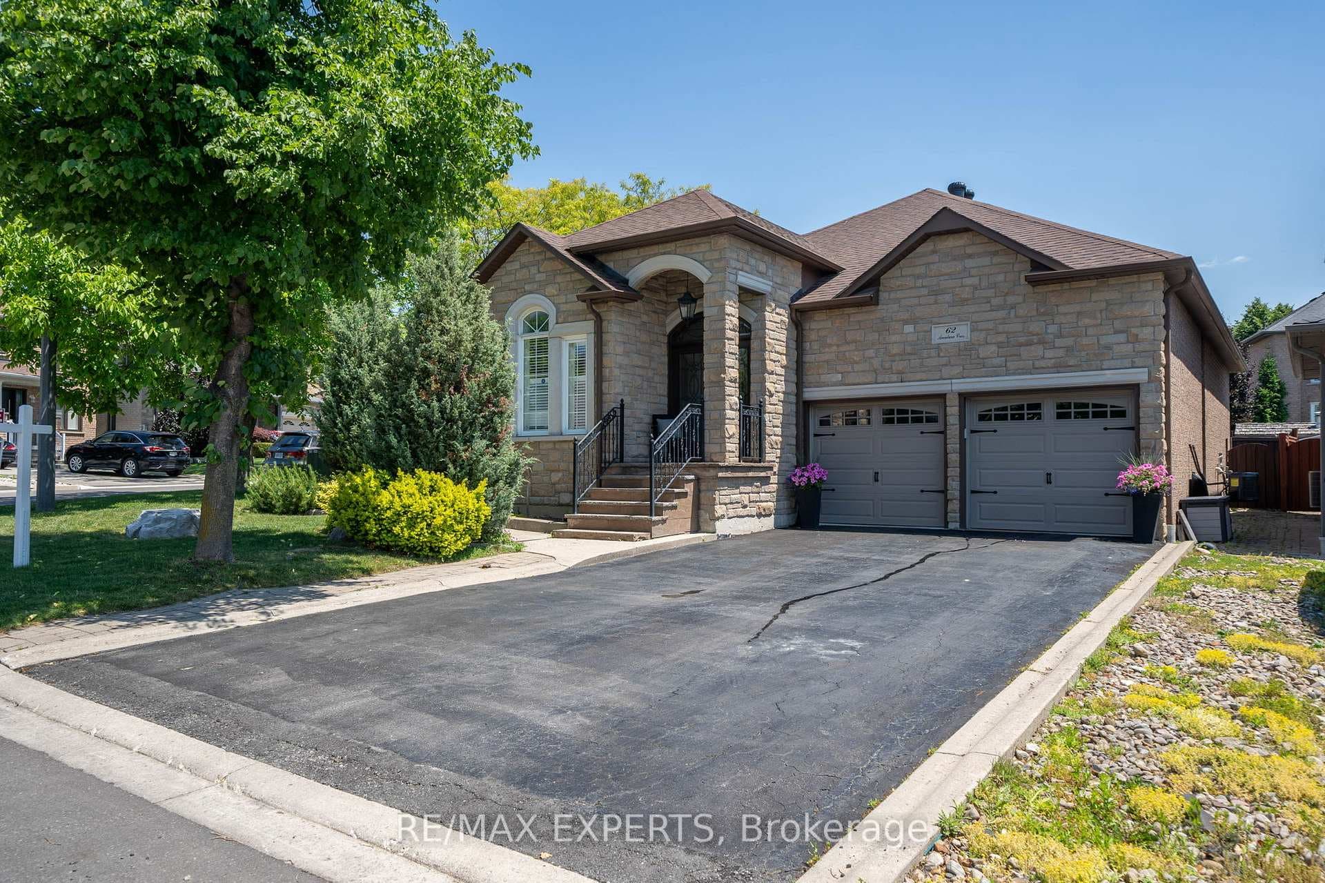 62 Aventura Crescent photo 28