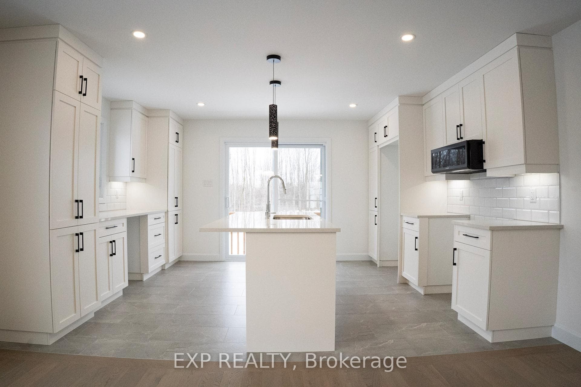 144 Giroux Street photo 6