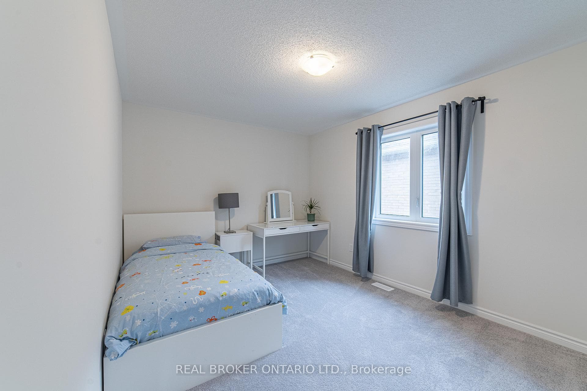 225 Palace Street photo 32
