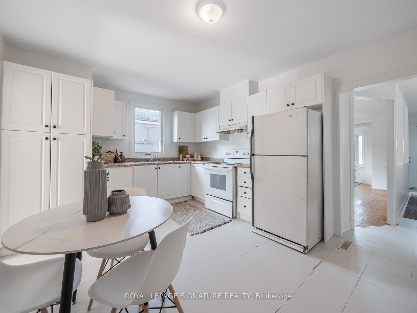 323 Gilbert Avenue photo 10