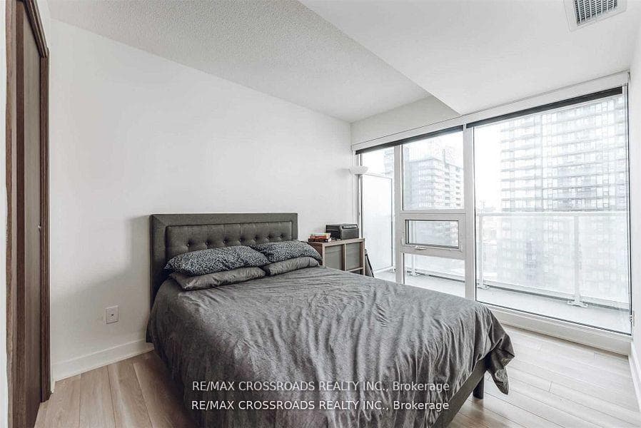 17 Bathurst Street Unit 1508 photo 8