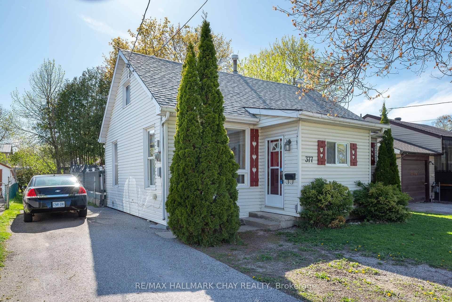 377 Forest Avenue photo 2