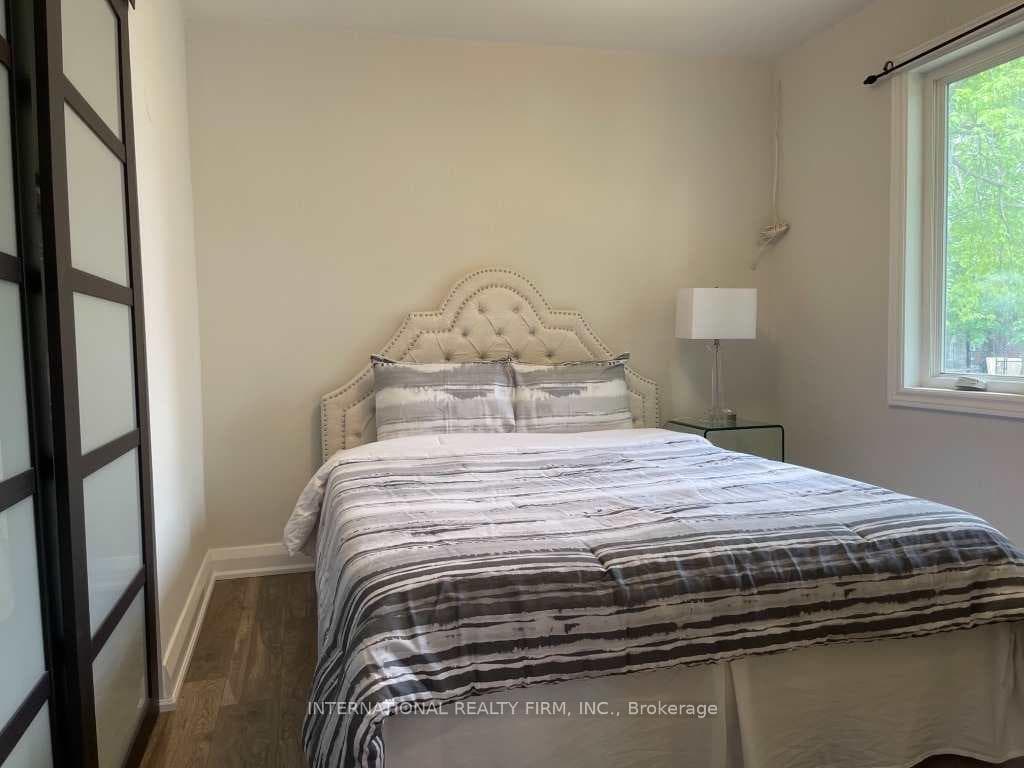 151 Richmond Street photo 29