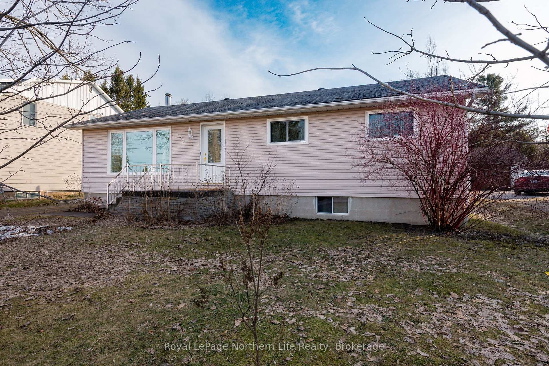374 Bridge Avenue photo 3