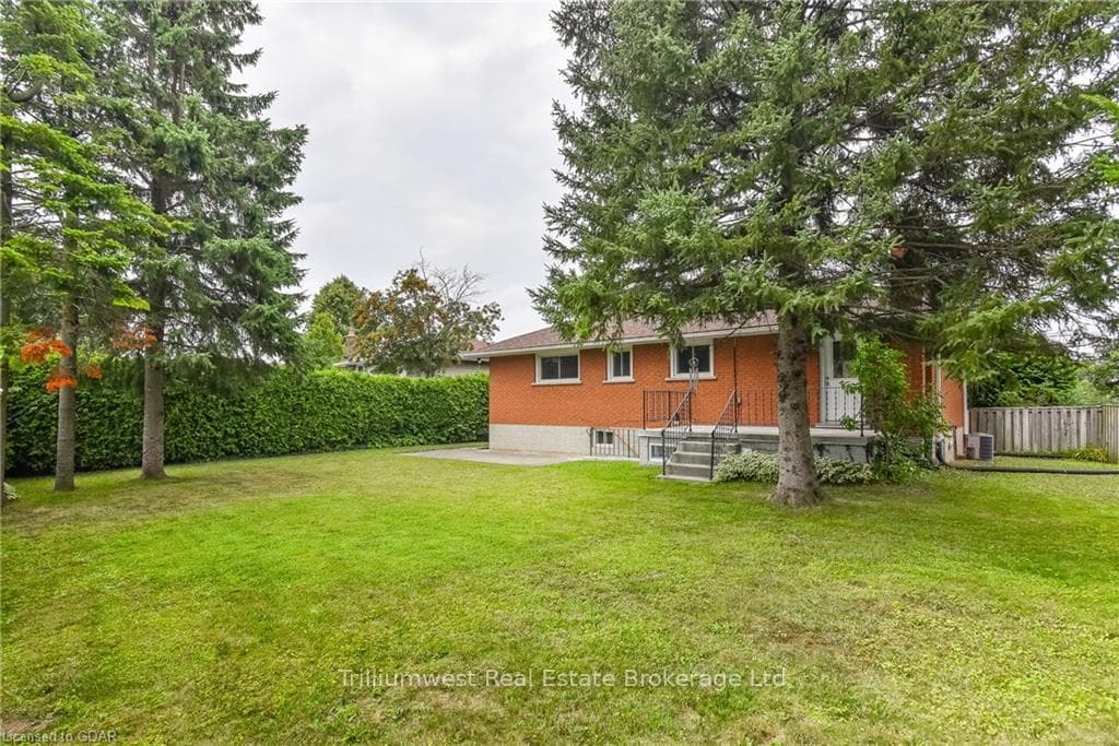 25 NICKLIN Crescent photo 39