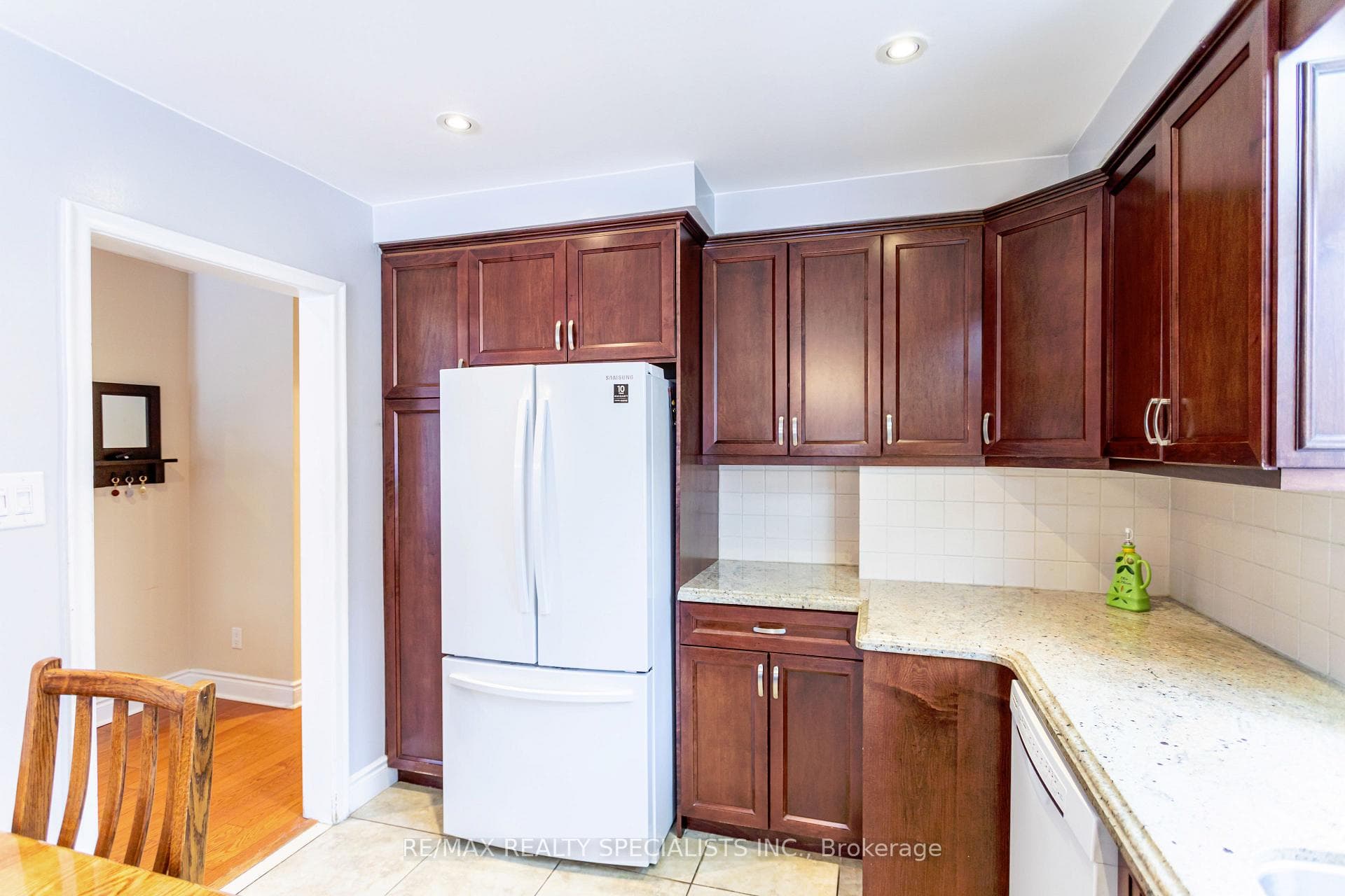 81 Acton Avenue photo 15