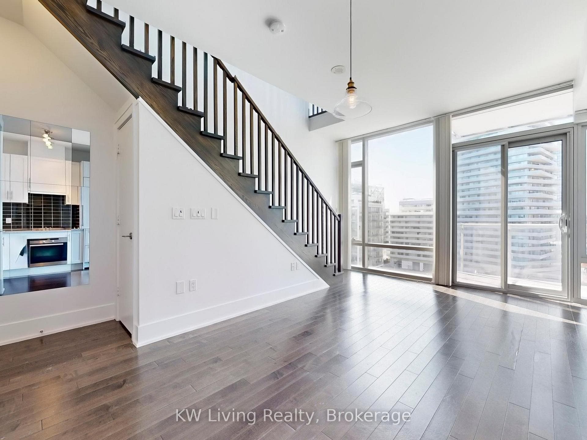 39 Queens Quay Unit 940 photo 8