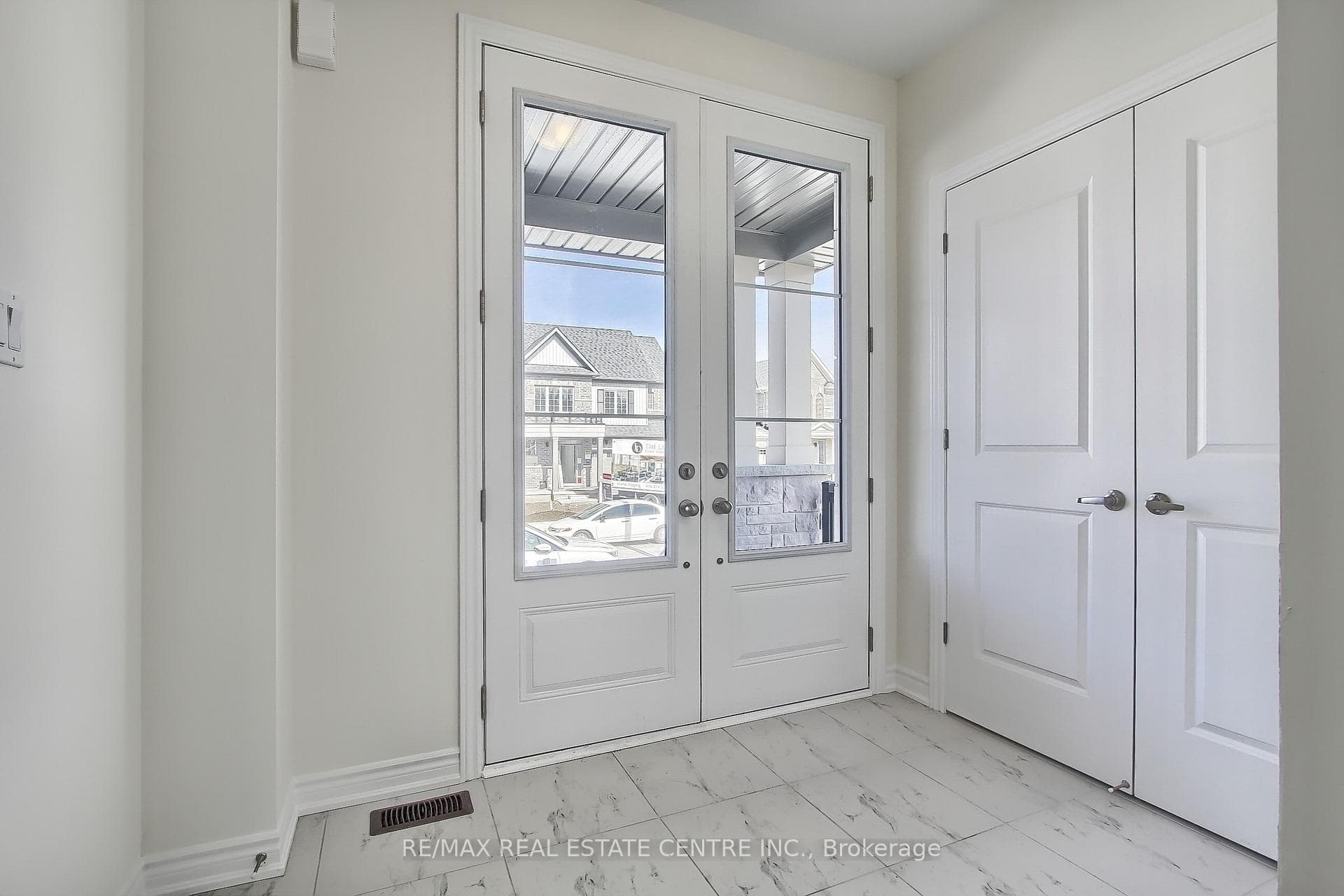 7 Kentledge Avenue photo 3