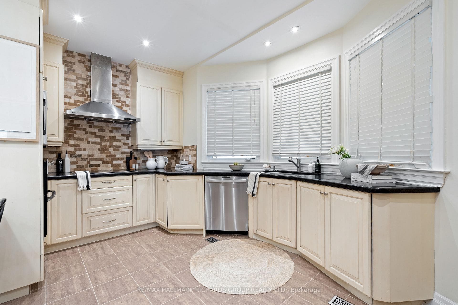 72 Waverley Road photo 6