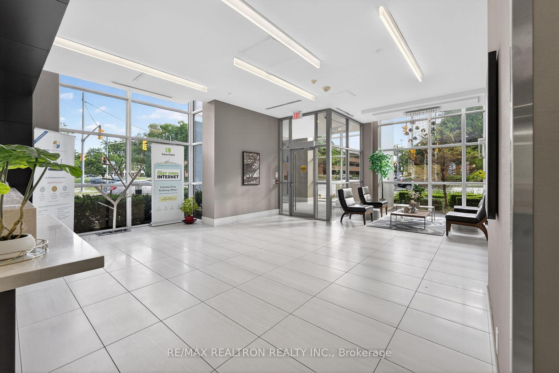 275 Yorkland Road Unit 209 photo 2