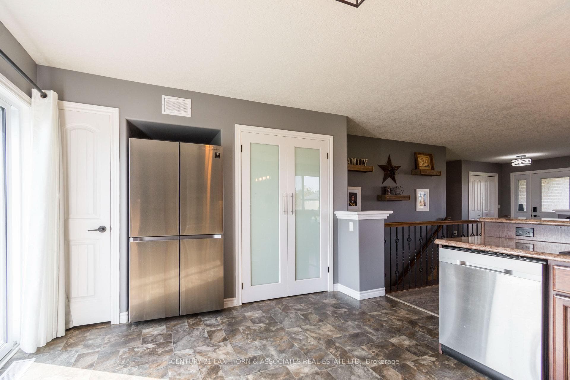 10 Ashwood Crescent photo 6