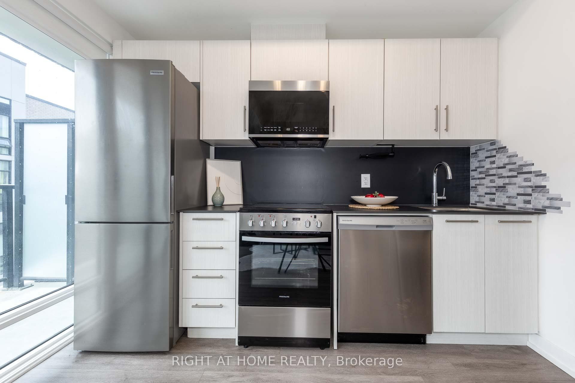 871 Sheppard Avenue Unit 33 photo 9
