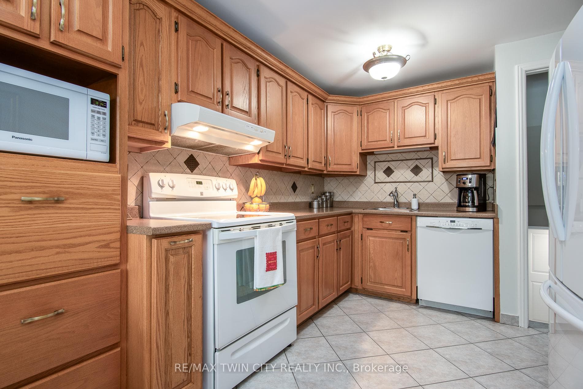 160 Traynor Avenue photo 12