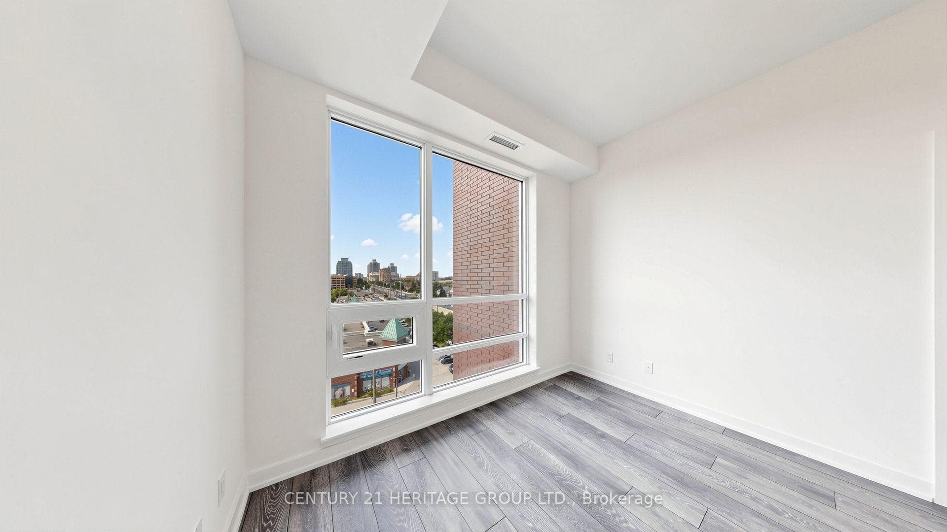8888 Yonge Street Unit 622 photo 6