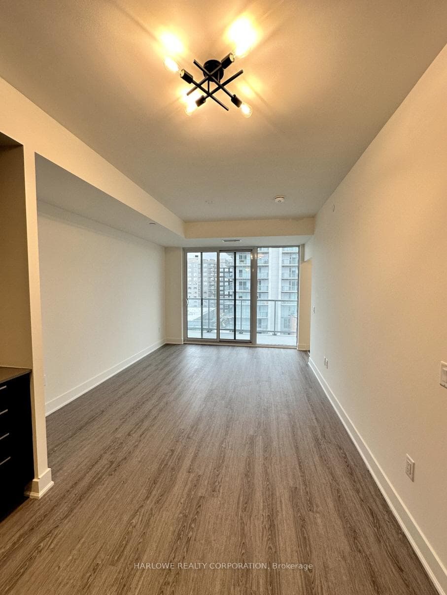 185 Deerfield Road Unit 802 photo 6