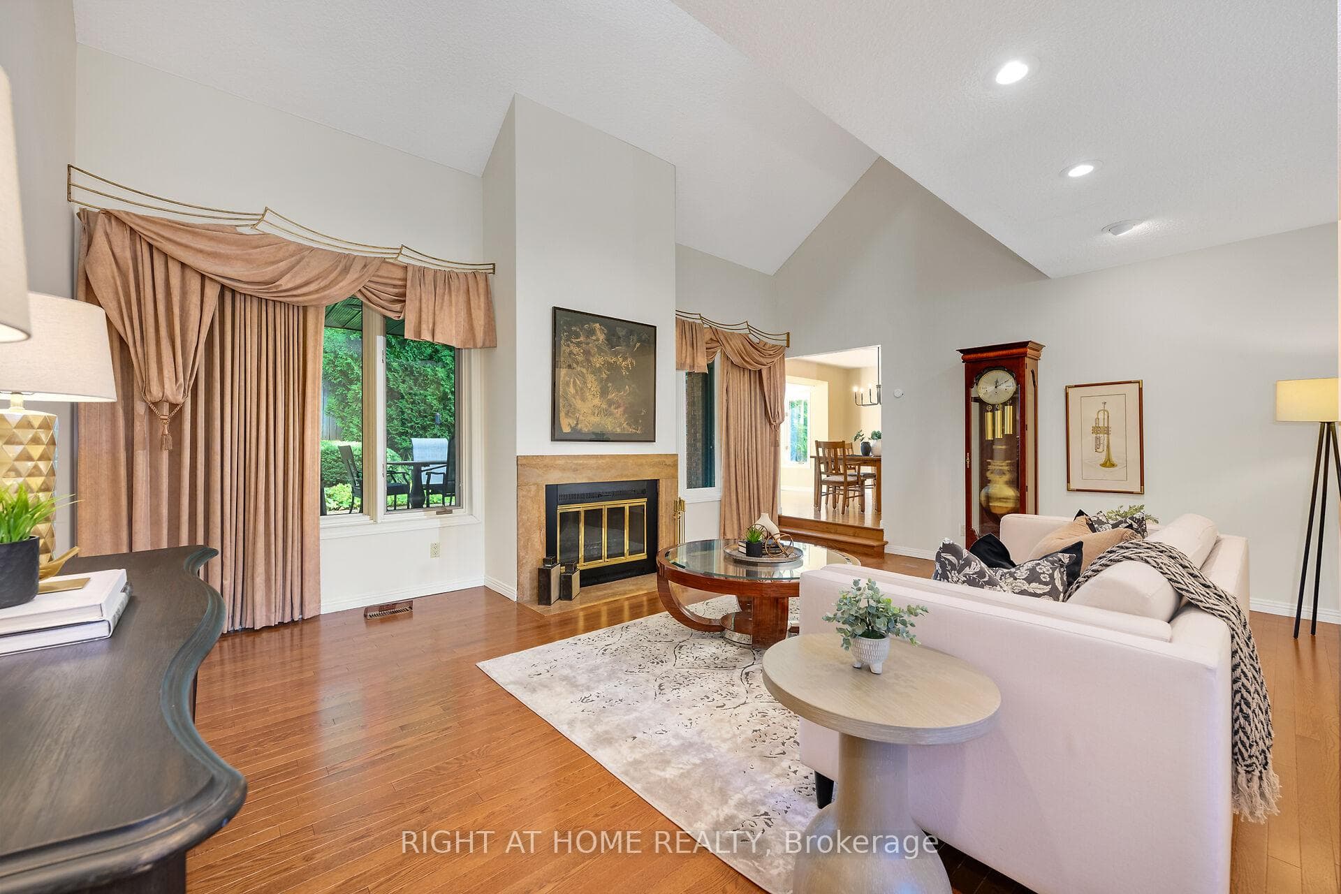 33 Walnut Drive photo 8