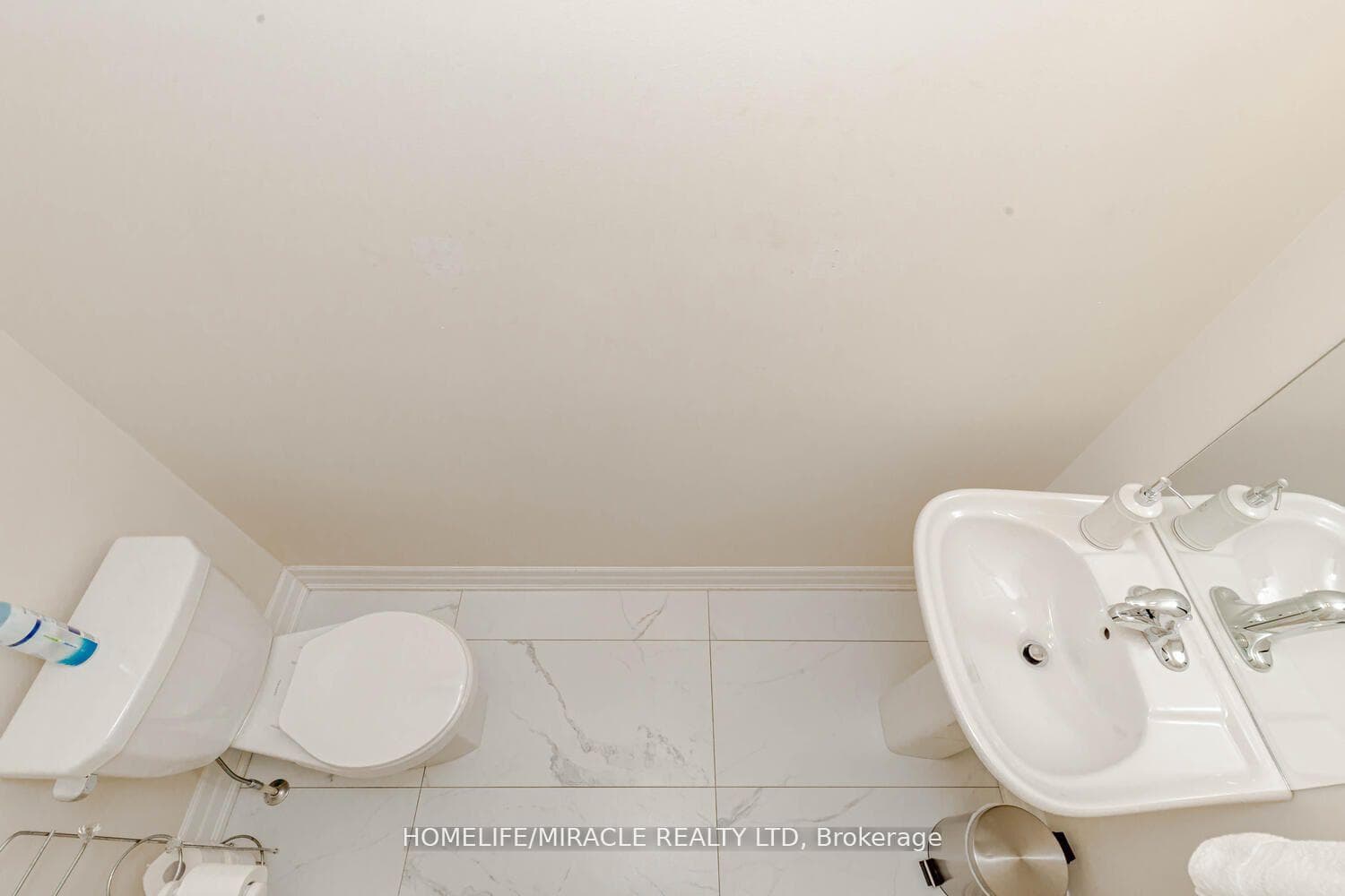 9367 Emerald Avenue photo 17