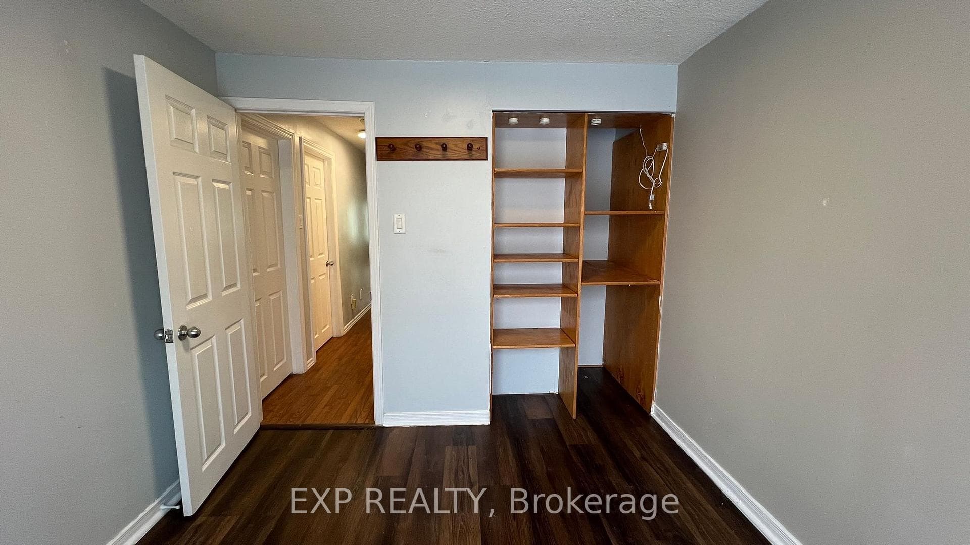 450 Drummerhill Crescent photo 11