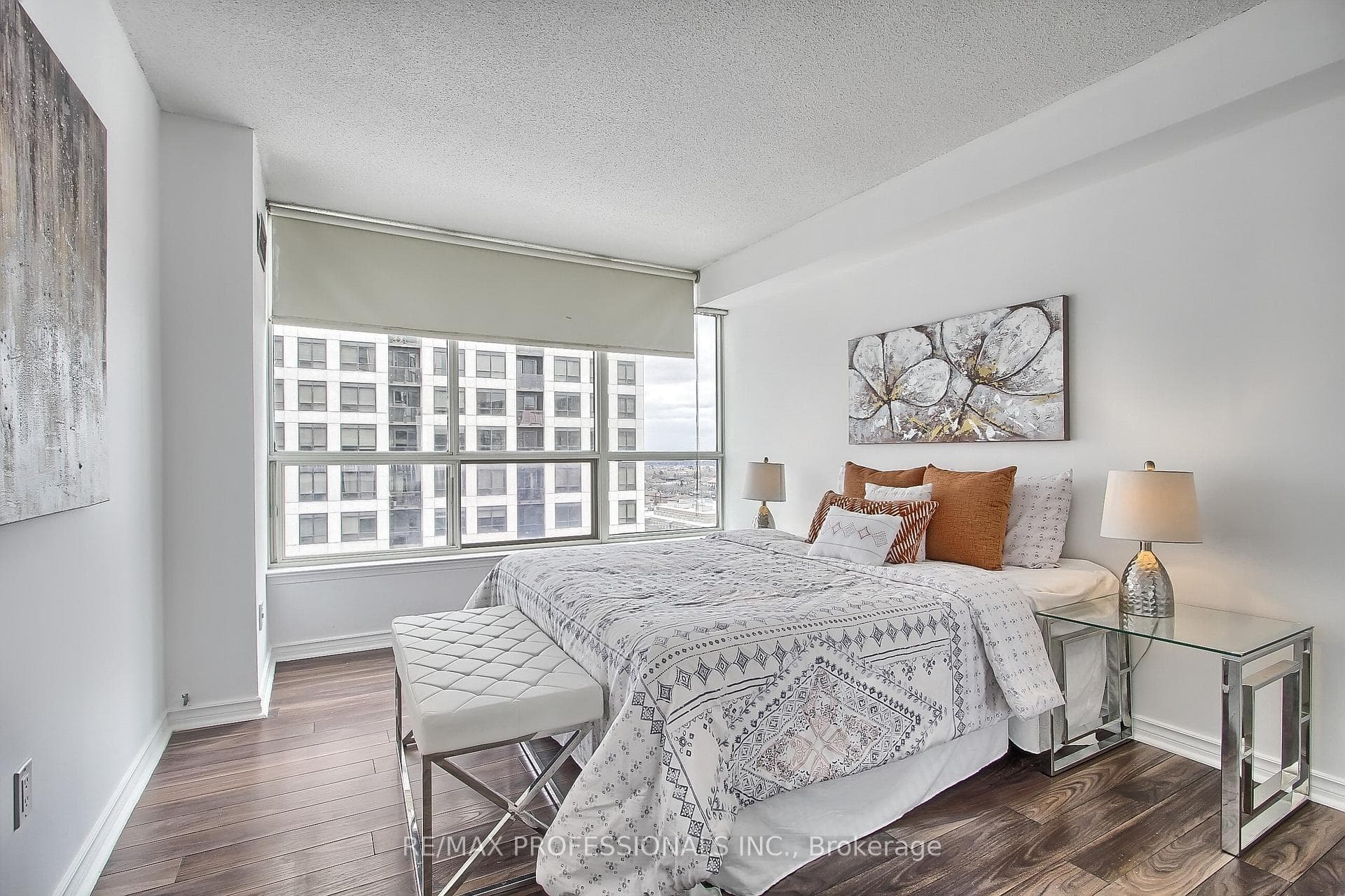 55 Elm Drive Unit 1511 photo 31