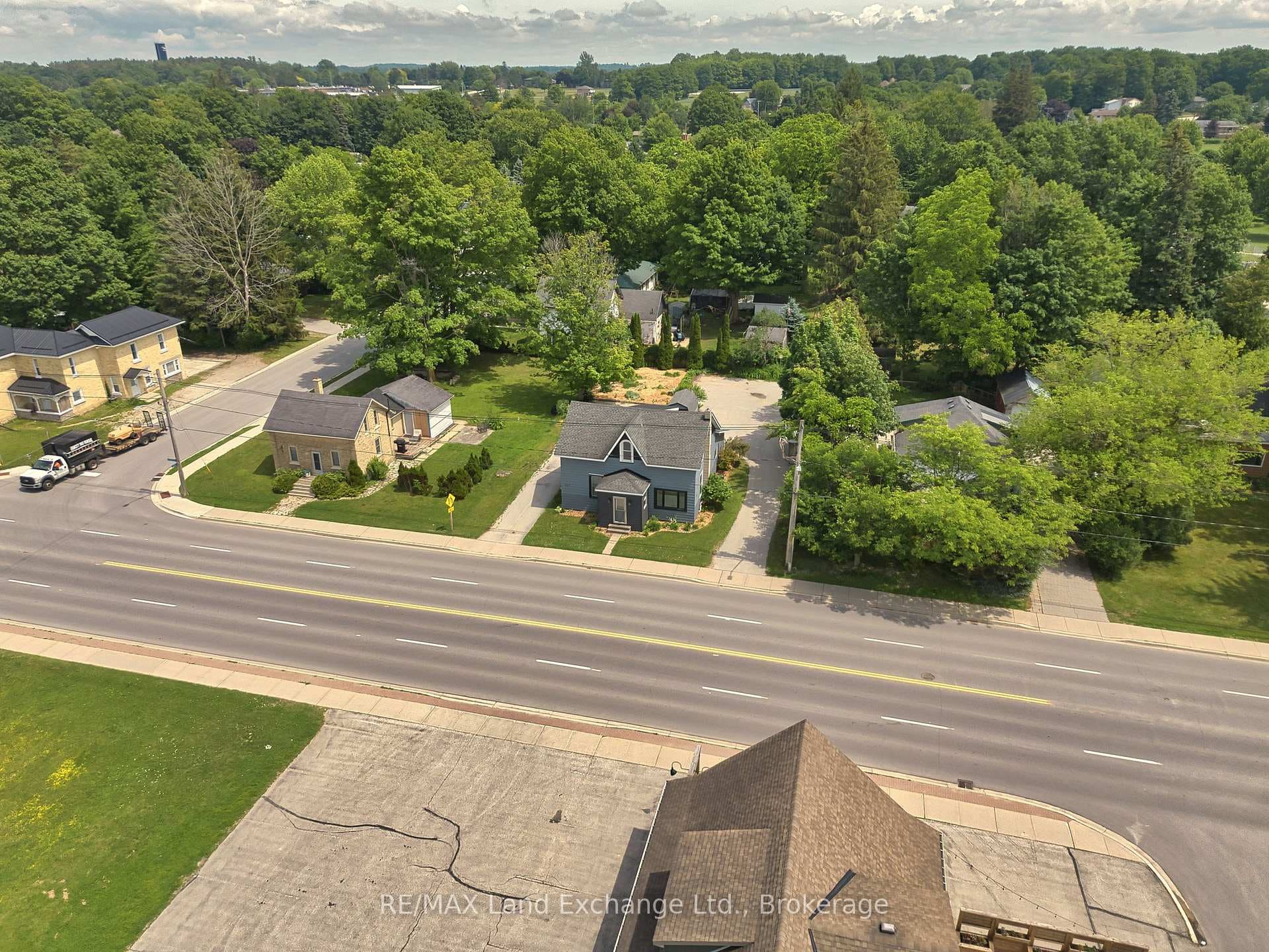 447 Goderich Street photo 40