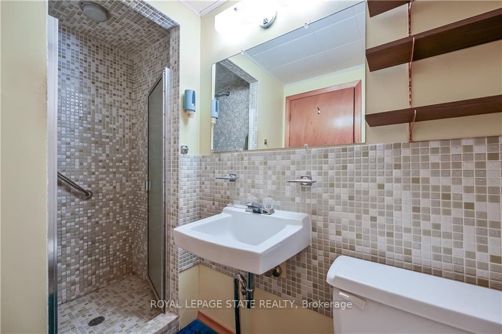 26 Helen Street photo 36