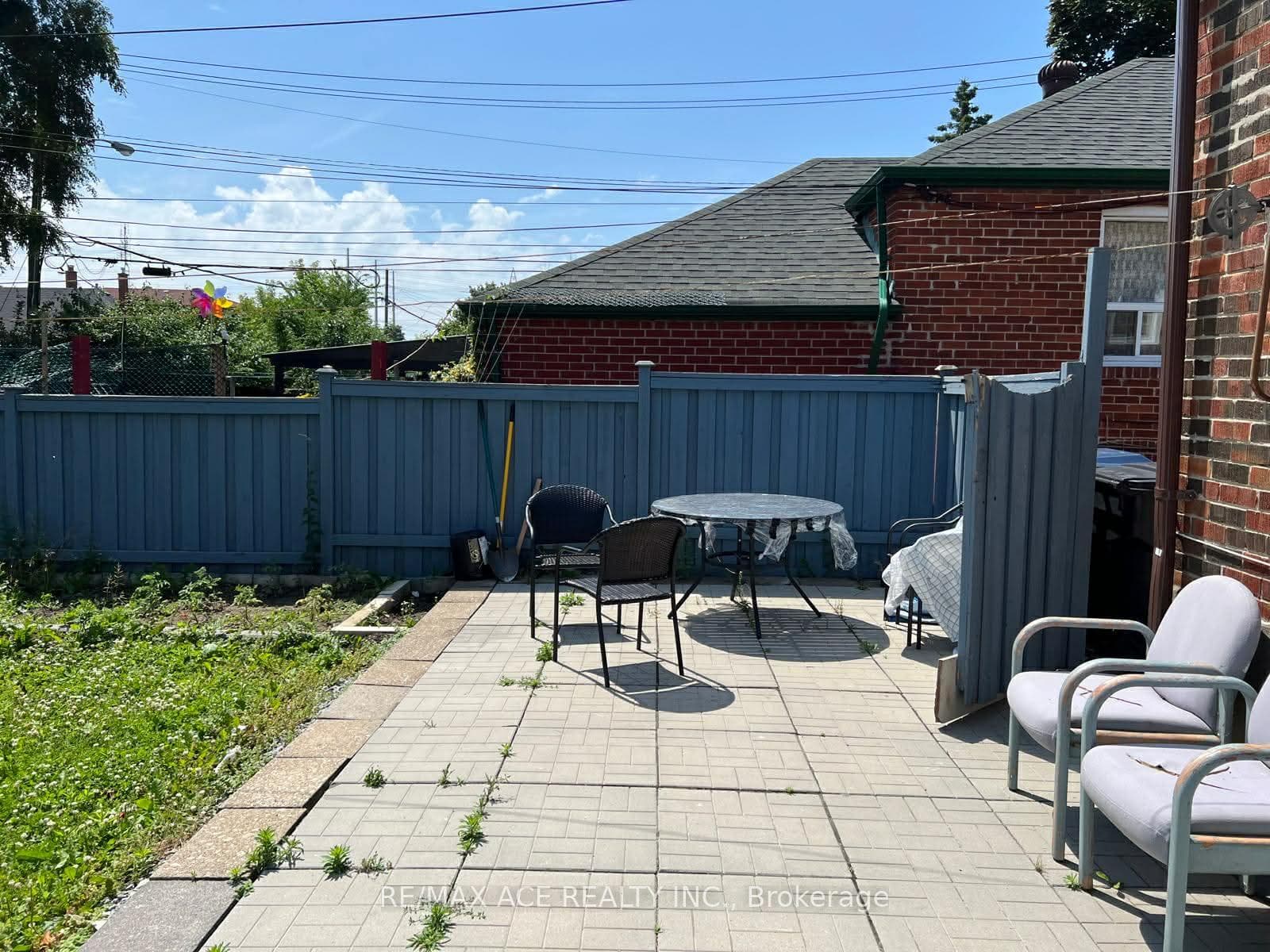 169 Flora Drive photo 12