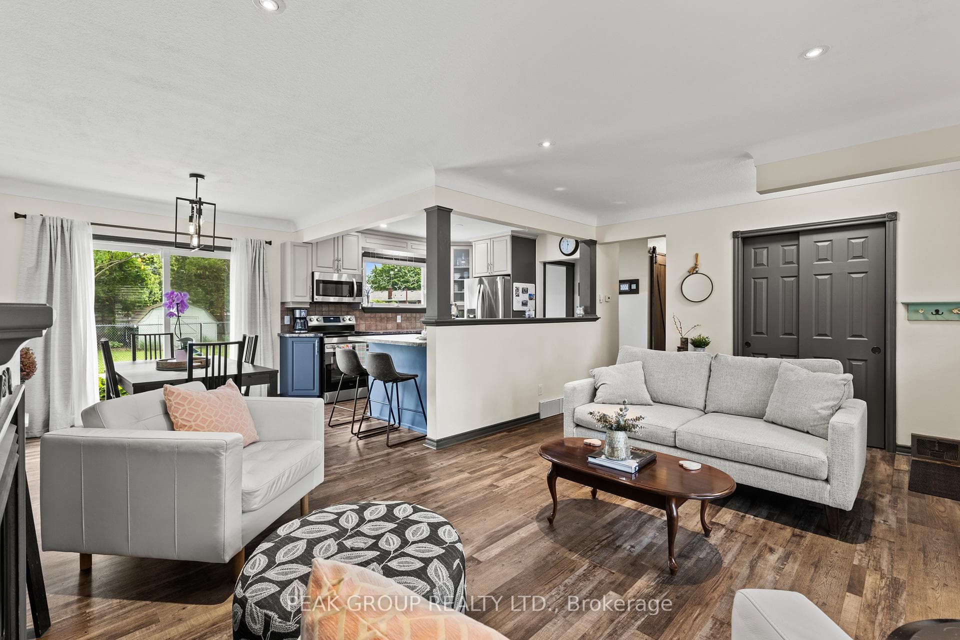 8 Roxanne Drive photo 10