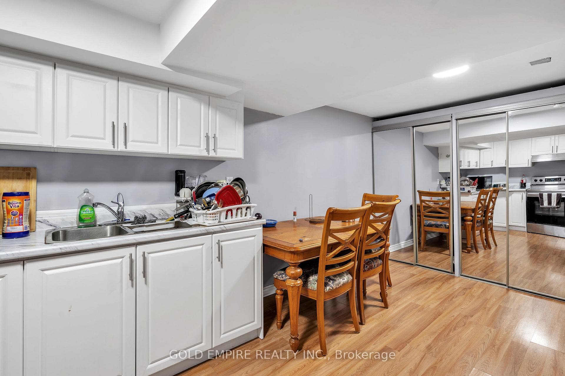 19 Stroud Crescent photo 27