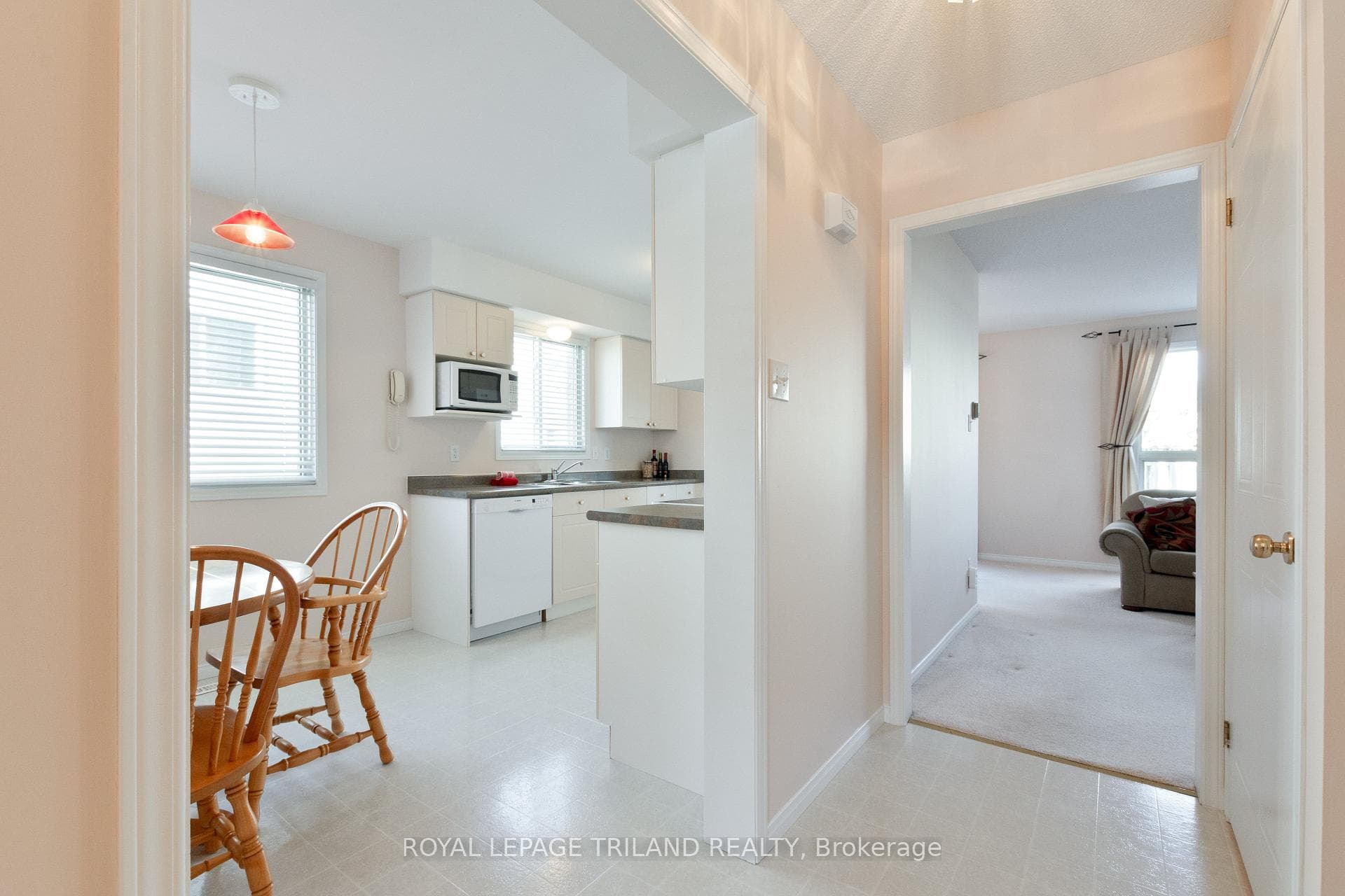 90 Roman Crescent photo 7